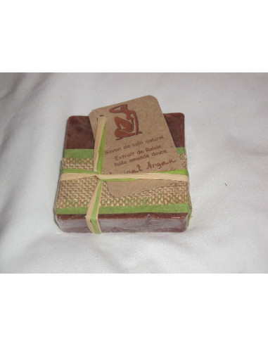 Savon extrait de raisin, huile d'amande douce
